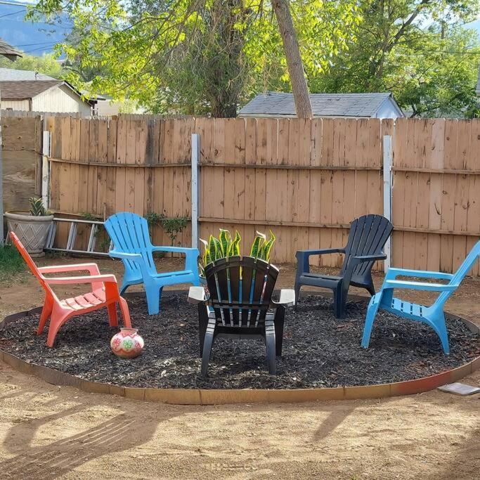 Cheerful 3 Bedroom House. Great Location Colorado Springs Extérieur photo