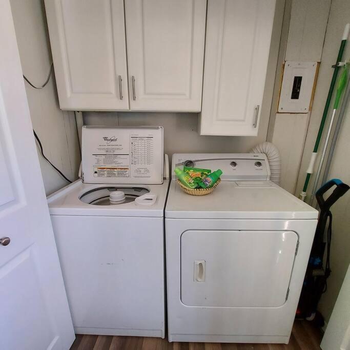 Cheerful 3 Bedroom House. Great Location Colorado Springs Extérieur photo