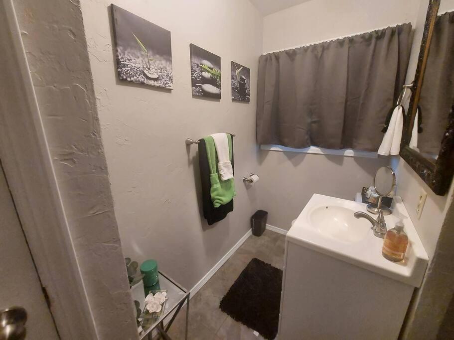 Cheerful 3 Bedroom House. Great Location Colorado Springs Extérieur photo