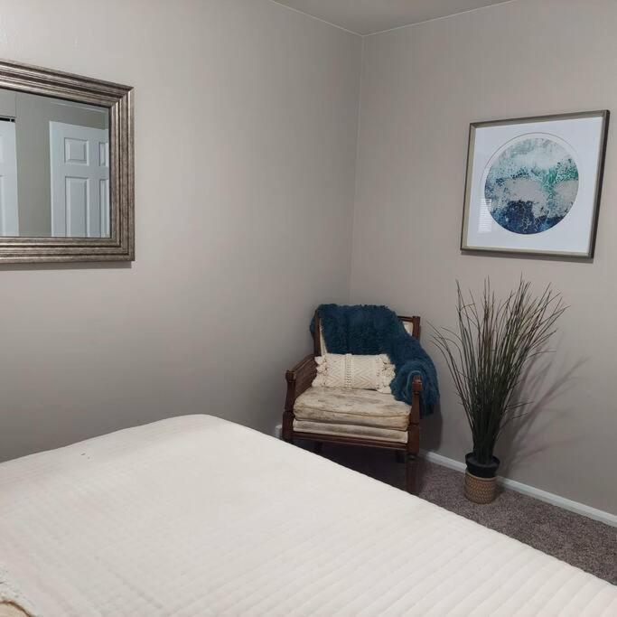 Cheerful 3 Bedroom House. Great Location Colorado Springs Extérieur photo