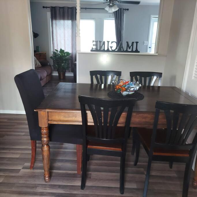 Cheerful 3 Bedroom House. Great Location Colorado Springs Extérieur photo